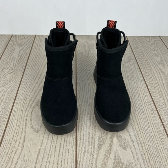 UGG Women's Classic Boom Lace Back Ankle Boots US6 Black & Orange $160 - Picture 3 of 10